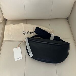 🖤Quince Italian Pebbled Leather Sling Bag - NWT 🖤
